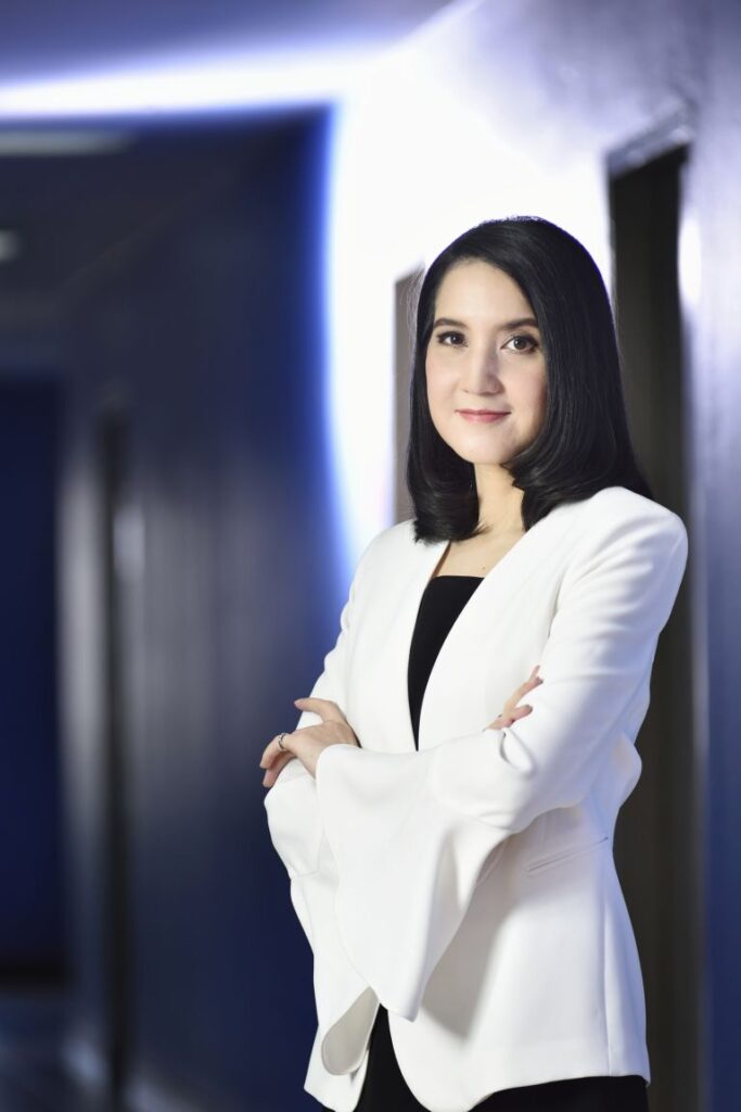 82e3e3c993940b4a32ad2cc9021d1d7586330fc8202abbdab16af1f14f0b5648.jpg