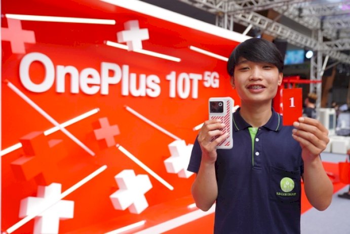 oneplus-ชวน-“โอ๊ต”-“แบงค์”-โชว์ทดสอบสมาร์ทโฟนเรือธงความเร็ว-แรง-ในงาน-“oneplus-10t-5g-pop-up-event”