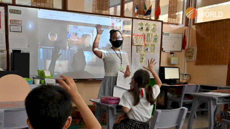 most-thai-youth-want-to-become-teachers-–-suan-dusit-poll